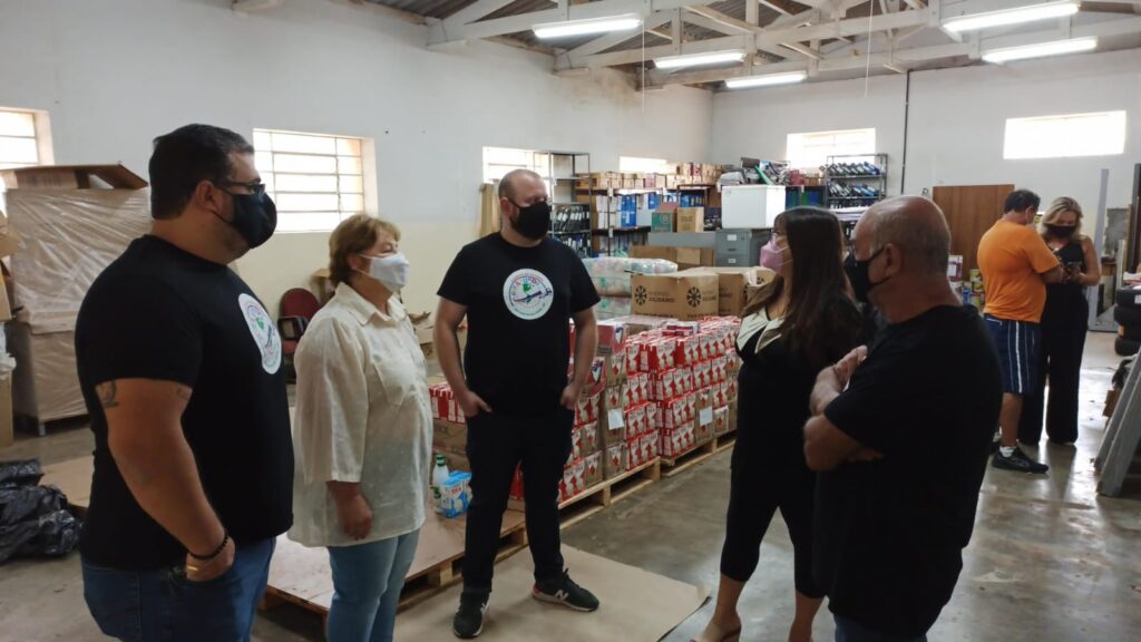 SMAS em parceria com Carreta da Alegria realizam arrecadação de leite