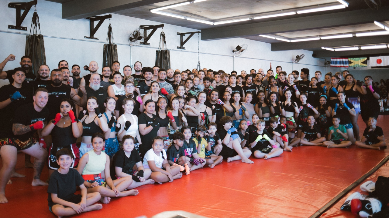 Imagem de Mais de 100 alunos são graduados em evento histórico de Muay Thai na Academia Hunter Combat em São João