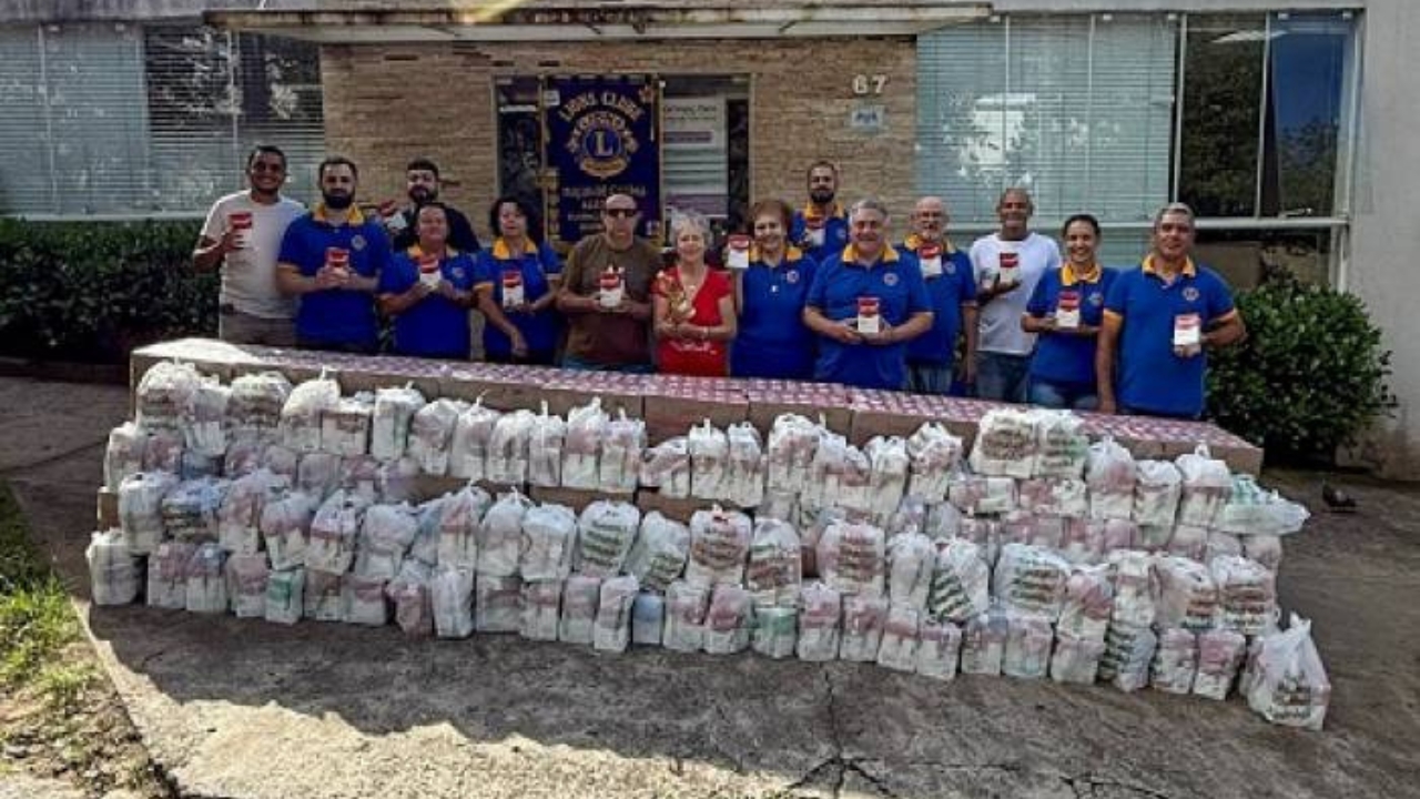 Imagem de Lions Clube arrecada mais de 2,5 mil litros de leite para apoiar pacientes oncológicos em Poços de Caldas