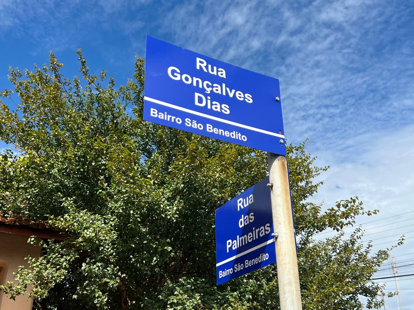 Imagem de Novas placas de ruas ampliam segurança e melhoram identificação em São João da Boa Vista