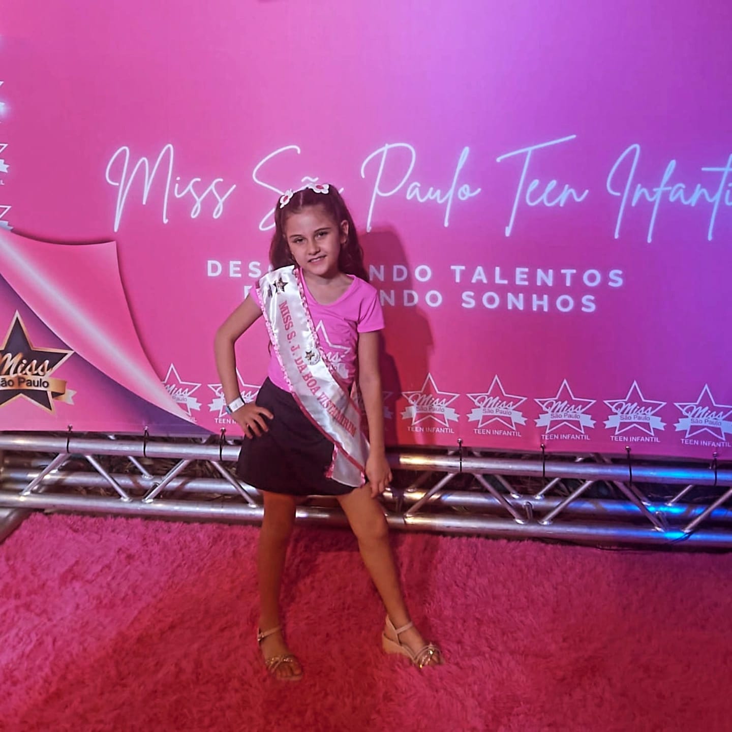 Imagem de Laura da Silva Gallo, de São João da Boa Vista, garante vaga na final do Miss São Paulo Mirim 2026